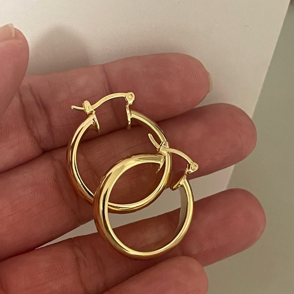 18k Gold Plated Diamond Cut Hoop Earrings - Picture 8 of 8